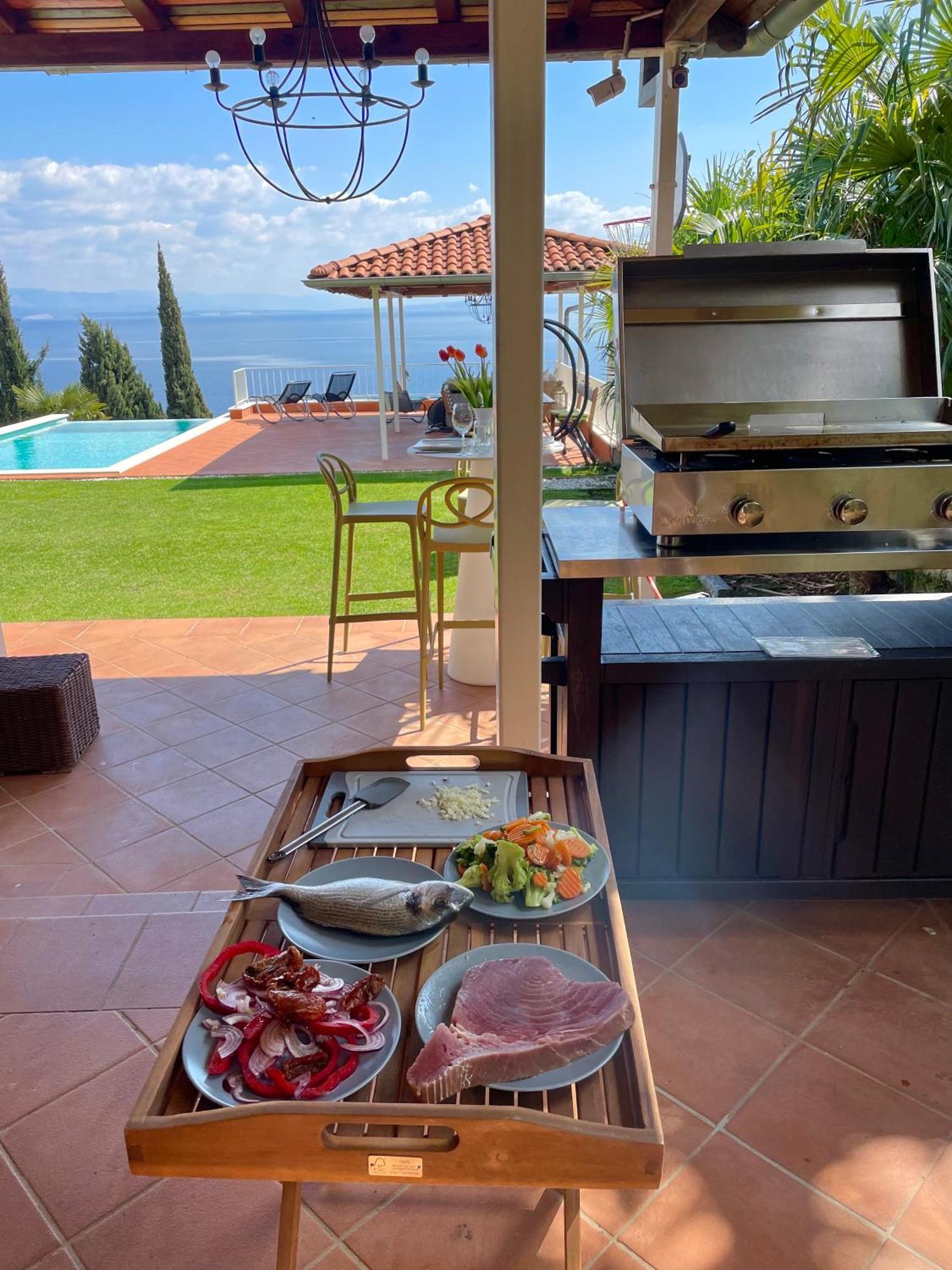 Villa Lovran - 150M To The Beach - Infinity Pool - Incredible Sea View - Fitness Room Exteriör bild